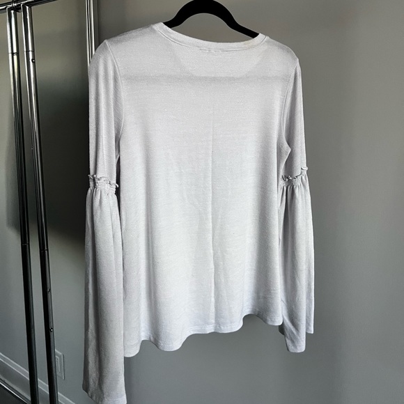 White long sleeve tee with bell sleeves - Picture 3 of 3